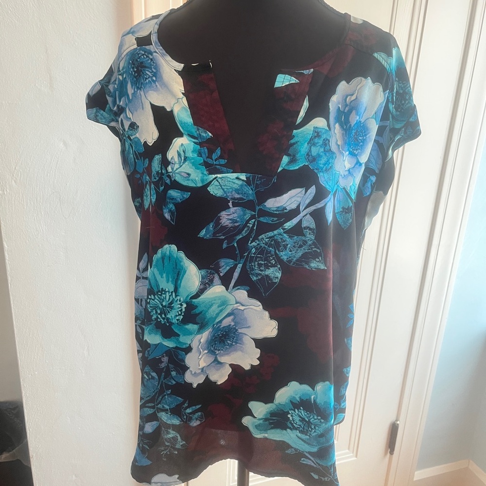 New York & Company Blue Floral Blouse